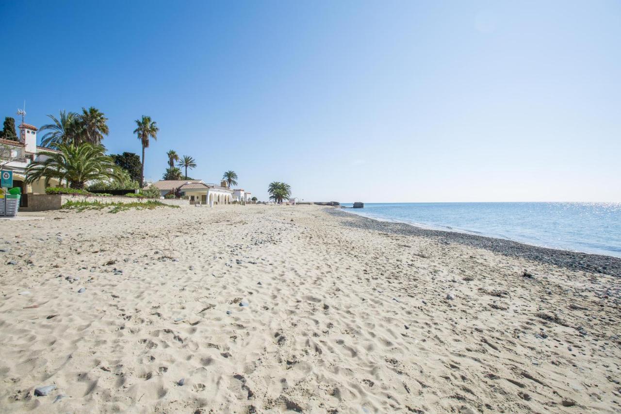 Апартаменты Mistral Seafront Up. Vistas Al Mar Mont-roig del Camp Экстерьер фото